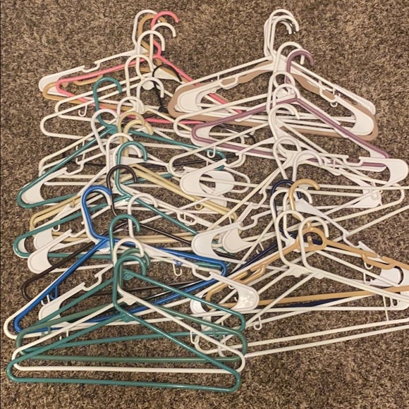 45 Plastic Hangers
